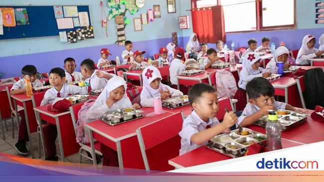 Makan Bergizi Gratis Dimulai Hari Ini, Ini Menunya di Berbagai Daerah