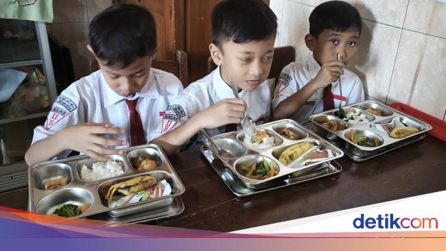 Lanud Adi Soemarmo Distribusi Makan Bergizi Gratis Perdana, Ini Menunya