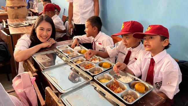 Wamen Isyana Cek Makan Bergizi Gratis di Bojong Koneng Bogor