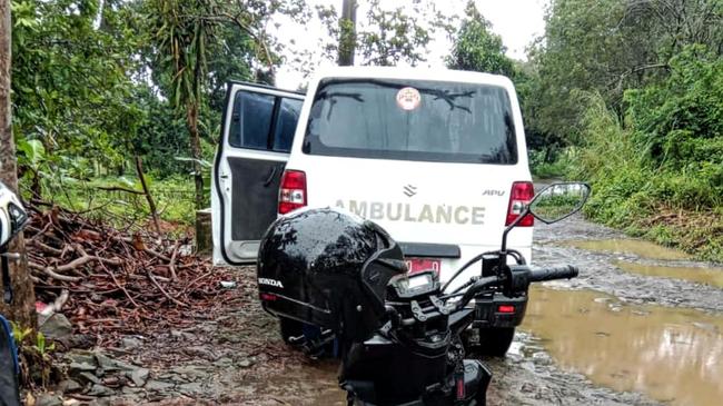 Warga Sukabumi Melahirkan di Ambulans Akibat Jalan Rusak Belasan Kilometer