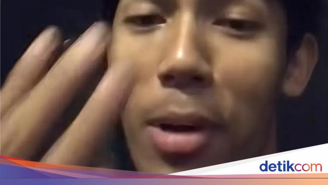 Demi Biaya Sekolah, Pelajar Ini Rela Jadi Pengantar Makanan di Malam Hari