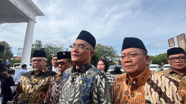 Panja DPR Bertemu Prabowo di Istana, Lapor Hasil Penetapan Biaya Haji 2025