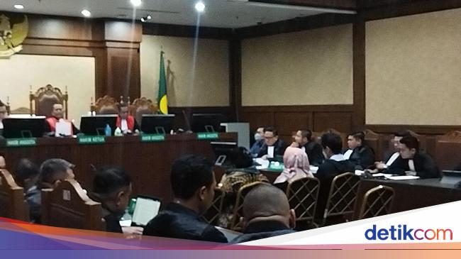 Istri Tanya Hakim Vonis Bebas Ronald Tannur: Dijawab 'Tak Usah Tanya'