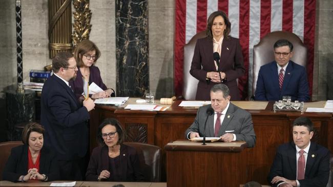 Dipimpin Kamala Harris, Kongres AS Sahkan Kemenangan Trump di Pilpres