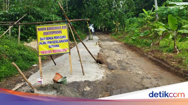 Warga Pandeglang Iuran Perbaiki Jalan Rusak: 20 Tahun Tak Ada Perhatian