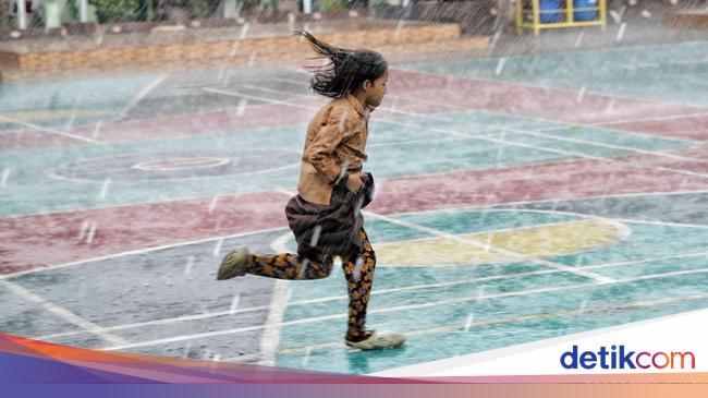 Waspada! Puncak Musim Hujan Diprediksi hingga Februari 2025