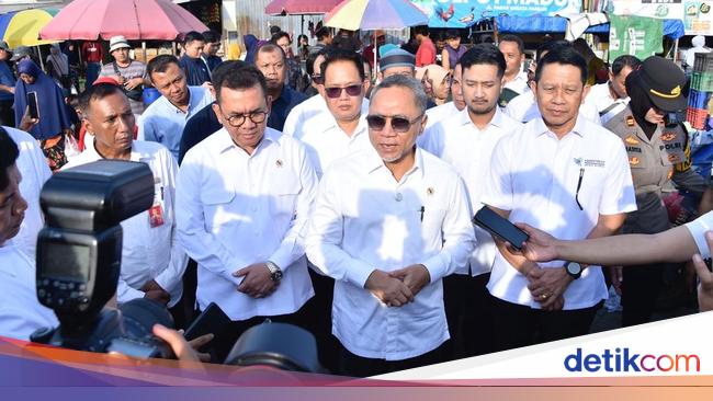 Tinjau Pasar Sidoarjo, Zulhas Dapati Semua Harga Murah Kecuali Rawit