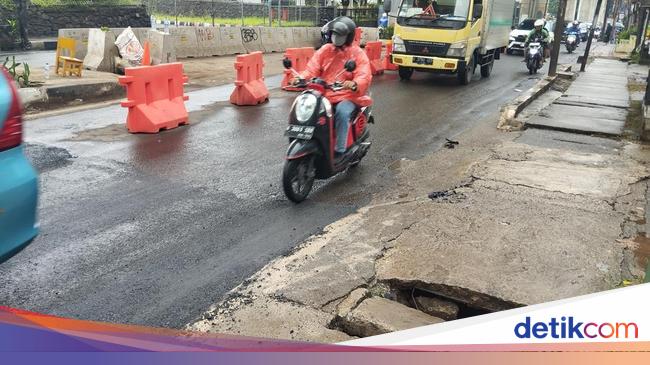 Jalan Ciledug Raya Amblas Saat Hujan Deras, Ini Penyebabnya