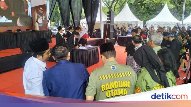 Farhan-Erwin Resmi Menjadi Wali Kota dan Wakil Wali Kota Bandung 2025-2030