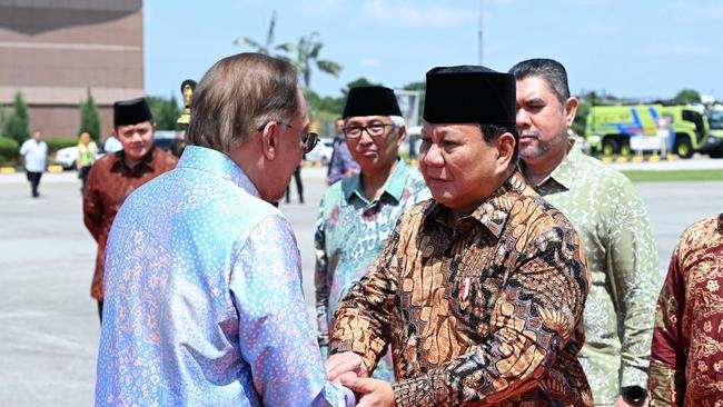 Prabowo Langsung Pulang ke Tanah Air Usai Temui Anwar Ibrahim di Malaysia