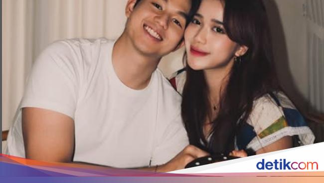 10 Gaya Jonathan Alden dan Brisia Jodie Saat Cicip Berbagai Makanan