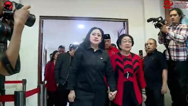 Puan Gandeng Megawati di HUT Ke-52 PDIP