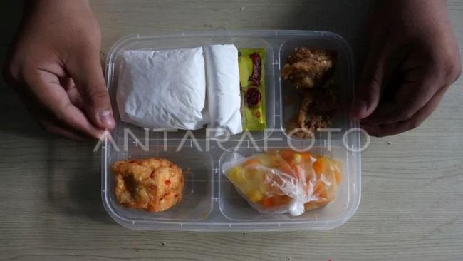 Siswa di Makassar Diberi Hadiah Jika Habiskan Makan Bergizi Gratis