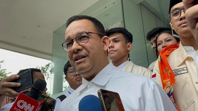 Respons Anies soal Murid di Medan Disanksi Belajar di Lantai