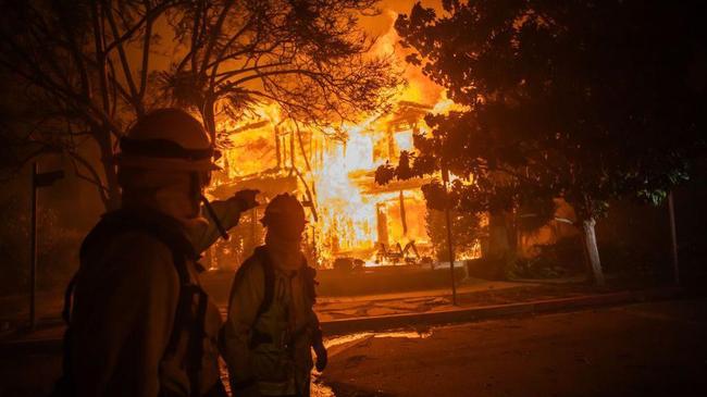 Geger Kebakaran Los Angeles, Apa Penyebabnya-Kenapa Sulit Dipadamkam?