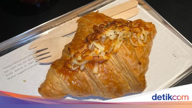 Di Kafe Dalam Gua Bisa Cicip Americano Muscat hingga Truffle Croissant