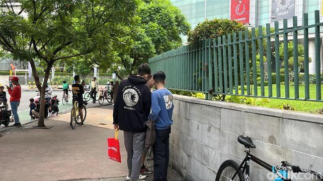 Awasi Tren Berburu Koin, Satpol PP Jakarta Imbau Tak Rusak Fasum