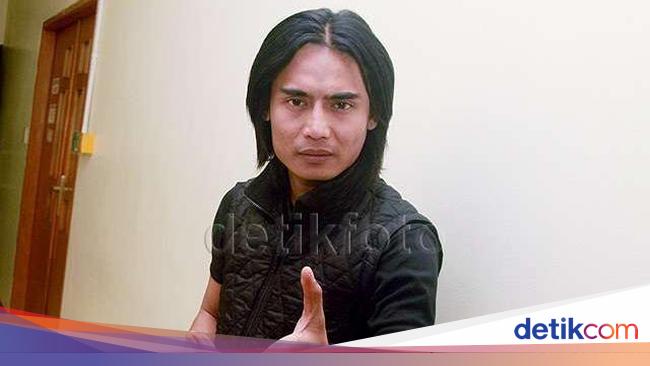 Ogah Pusing, Charly Van Houten Sumbangkan 40 Persen Royalti ke Sanggar Seni