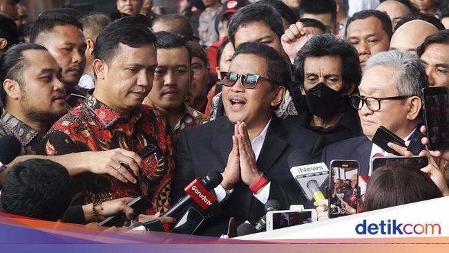 Hasto di KPK: Datang Teriak Merdeka, Pulang Tak Banyak Bicara