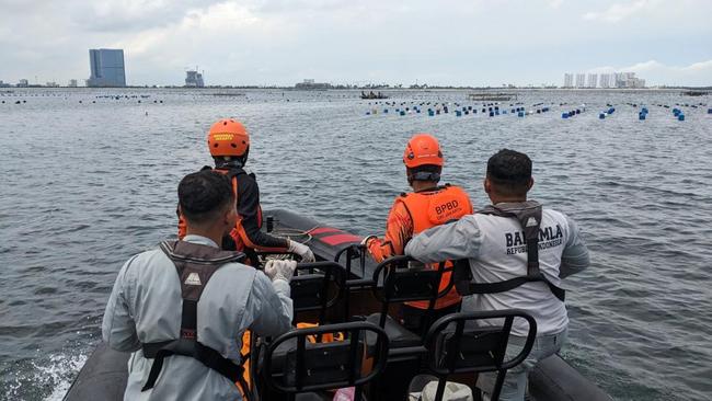 Tim SAR Evakuasi Nelayan Tewas Akibat Kapal Terbalik di Pulau Cipir