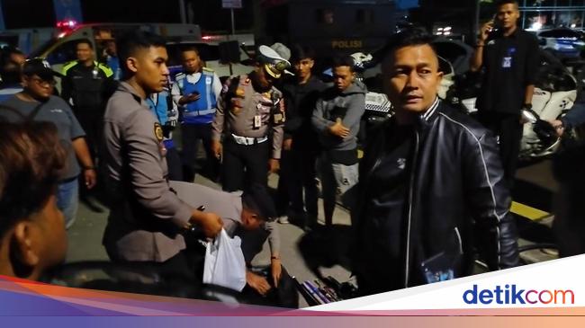 Bentrokan Suporter Bola di Rest Area Jagorawi hingga Jatuh Korban Luka