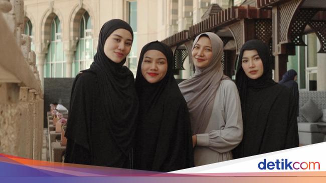 Gaya Hijab Inspiratif: 8 Potret Selebriti Umrah Bareng Suami, Lihat Aaliyah, Mahalini, hingga Yura!