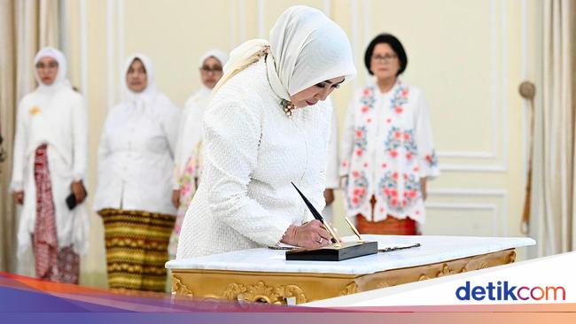 Selvi Lantik Pengurus Dekranas, Tri Tito Karnavian Jadi Ketua Harian