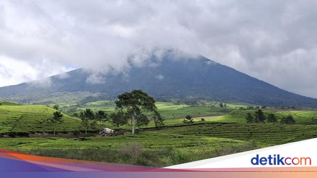 Ngeri! Nekat Turun Kawah Dempo, 4 Pendaki Ini Kena Blacklist!