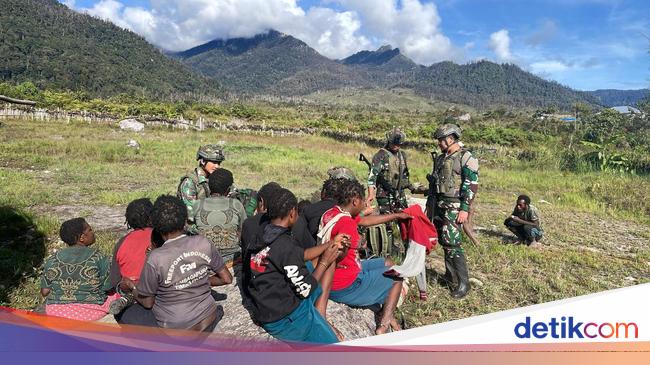 Kampung Wuloni Papua Tengah Kondusif, Warga Sambut Baik Satgas Habema