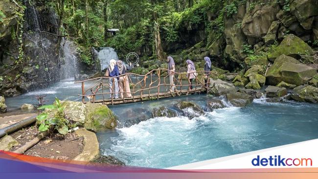 Terbius Birunya Mata Air di Desa Wisata Sesaot