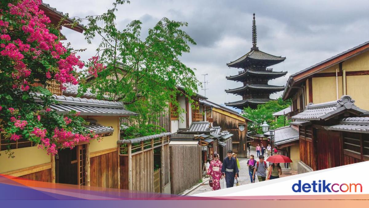 Resah dengan Overtourism, Kyoto Naikkan Pajak Hotel Mewah 10 Kali Lipat