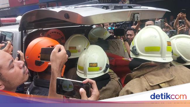 Satu Korban Tewas Kebakaran Glodok Plaza Ditemukan di Pojok Lantai 8