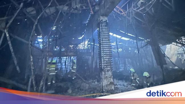 Buku Tamu Lantai 8 Glodok Plaza Ditemukan Hangus Terbakar