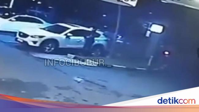 Terekam CCTV, Begini Aksi Maling Bobol Mobil Artis Yuki Kato di Bogor