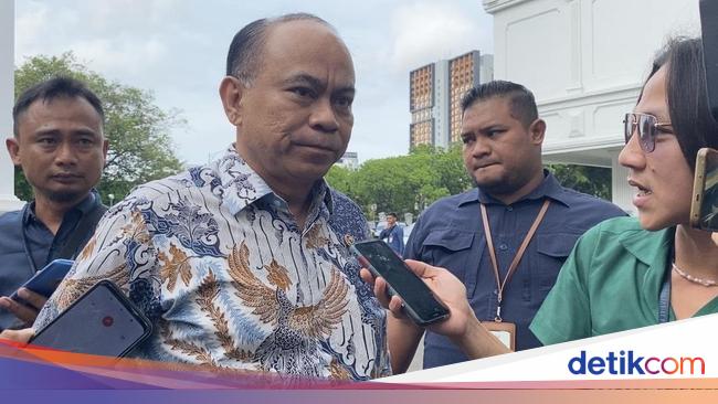 Projo Jawab Isu Jokowi dan Gibran Gabung MKGR: Tunggu Besok