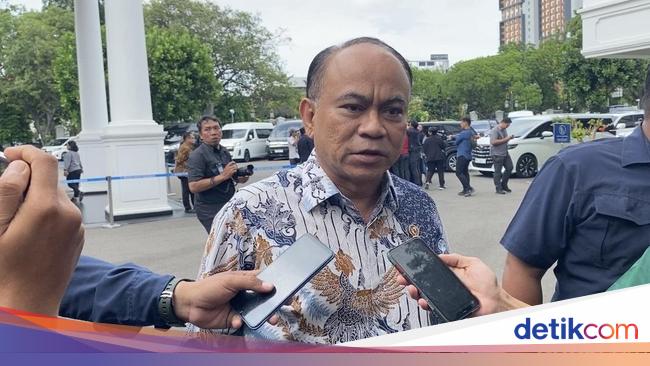 Kata Menkop Budi Arie soal Pejabat Diminta Naik Transportasi Umum