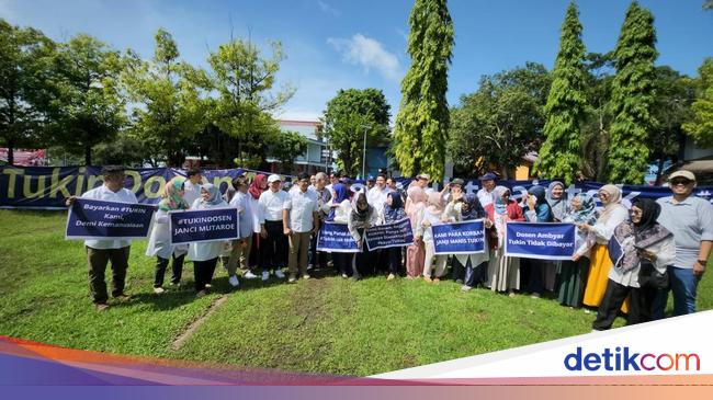 Dosen Politani Pangkep Demo Desak Tukin 4 Tahun Nunggak Dibayarkan