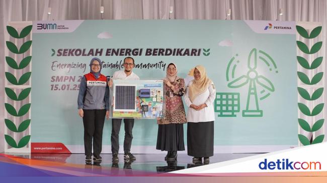 Edukasi Energi Bersih, PIS Tanam Pohon dan Pasang PLTS di SMP 2 Cilegon