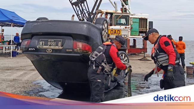 Mobil Pensiunan TNI Tewas di Marunda Sudah Ditemukan dan Dievakuasi ke Darat