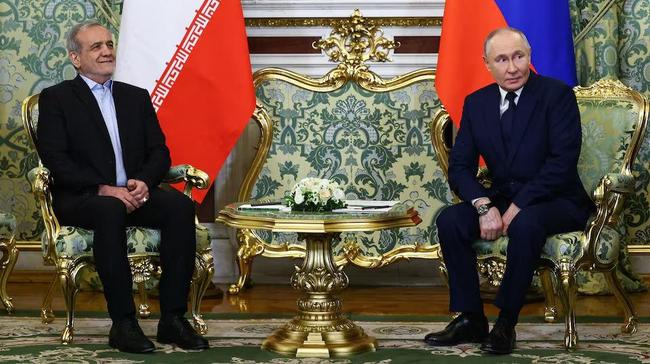 Presiden Iran Kunjungi Rusia, Teken Perjanjian Pertahanan dengan Putin