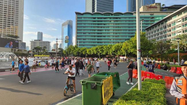 Cerita Warga Batal Lari gegara Kebanyakan Jajan di CFD Bundaran HI