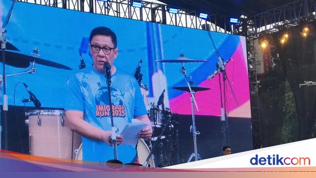 Ditjen Imigrasi Gelar Fun Walk-Pelayanan Pembuatan 1.075 Paspor di GBK