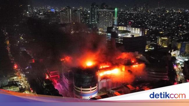 Kantong Jenazah Baru Dibawa dari Glodok Plaza, Berawal dari Bau di Lantai 8