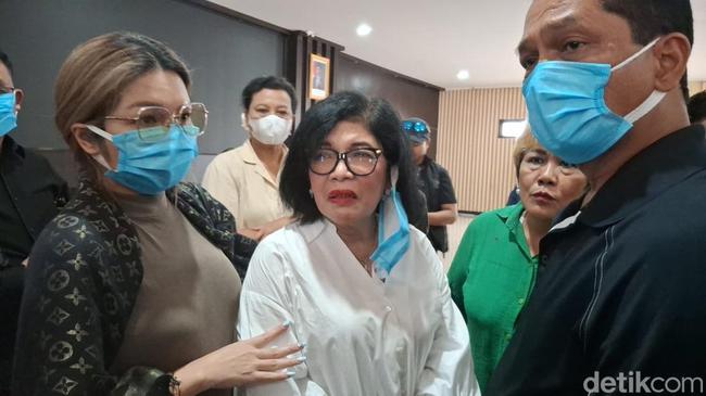 Bercucuran Air Mata, Pengacara Farida Felix Kaget Anaknya Bunuh Satpam Rumah