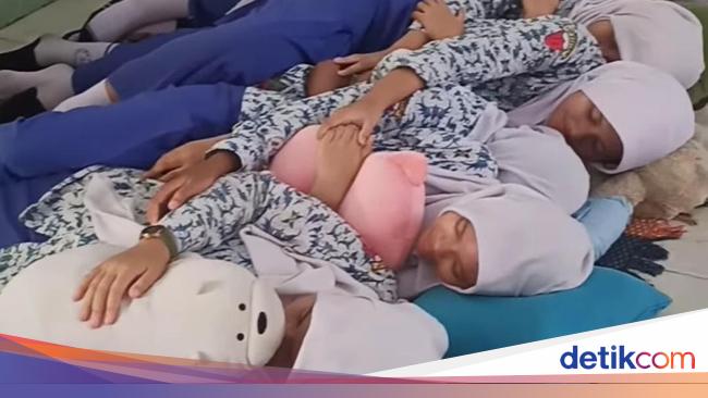 SMPN 39 Surabaya Uji Coba Tidur Siang di Sekolah