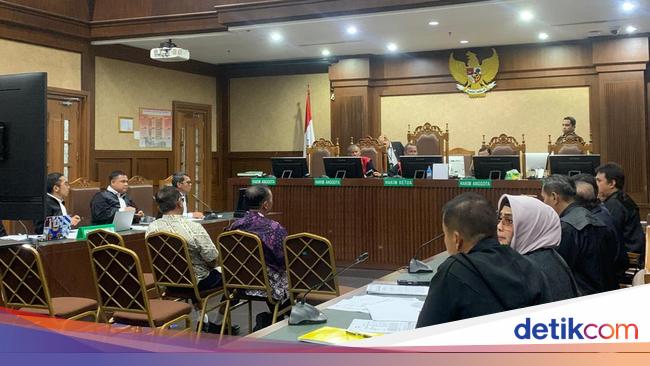 Eks Kabasarnas Akui Dana Komando dari Pemenang Tender, Klaim Dibagi ke Pegawai