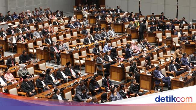 Komisi II DPR Serahkan 10 Poin Evaluasi DKPP, Minta Tuntaskan Ratusan Aduan