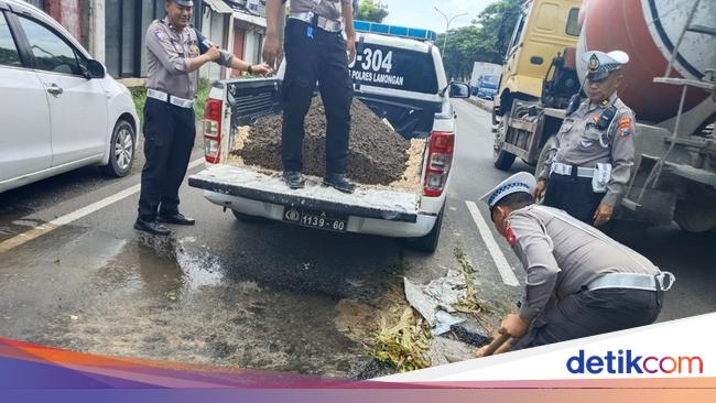 Warga desak pemerintah gercep benahi jalan berlubang di Manado: Berbahaya dan ganggu keindahan kota