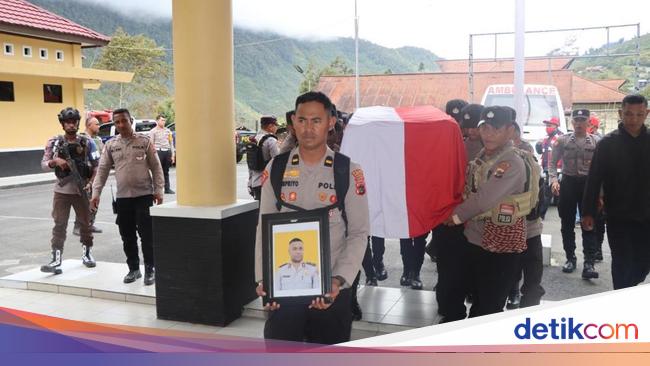 2 Personel Polri Gugur Ditembak KKB Papua dalam Sepekan