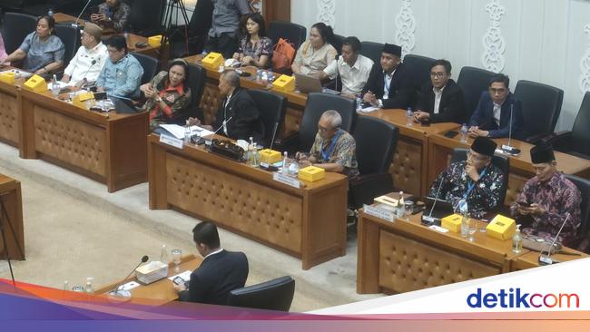 Revisi UU Minerba, Baleg DPR Rapat Dengar Pendapat PBNU-Muhammadiyah